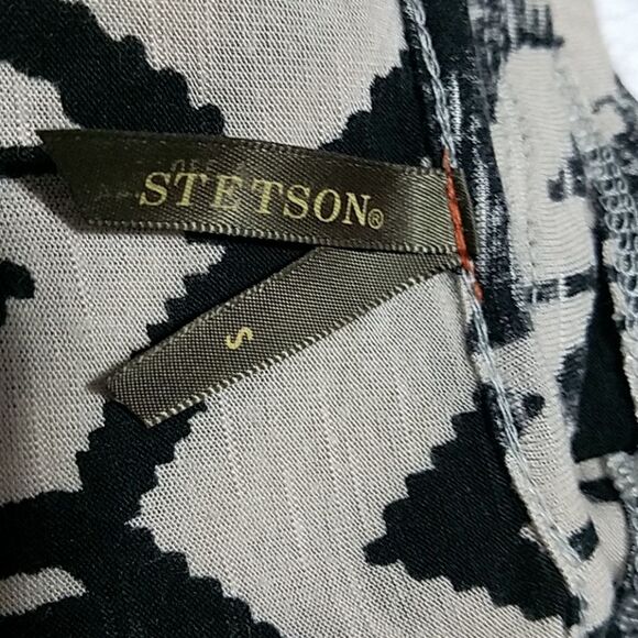 Stetson Cream & Black Cold Shoulder Aztec Top (S) - Picture 4 of 5